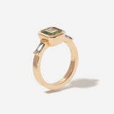 The Horisont Three-Stone Ring