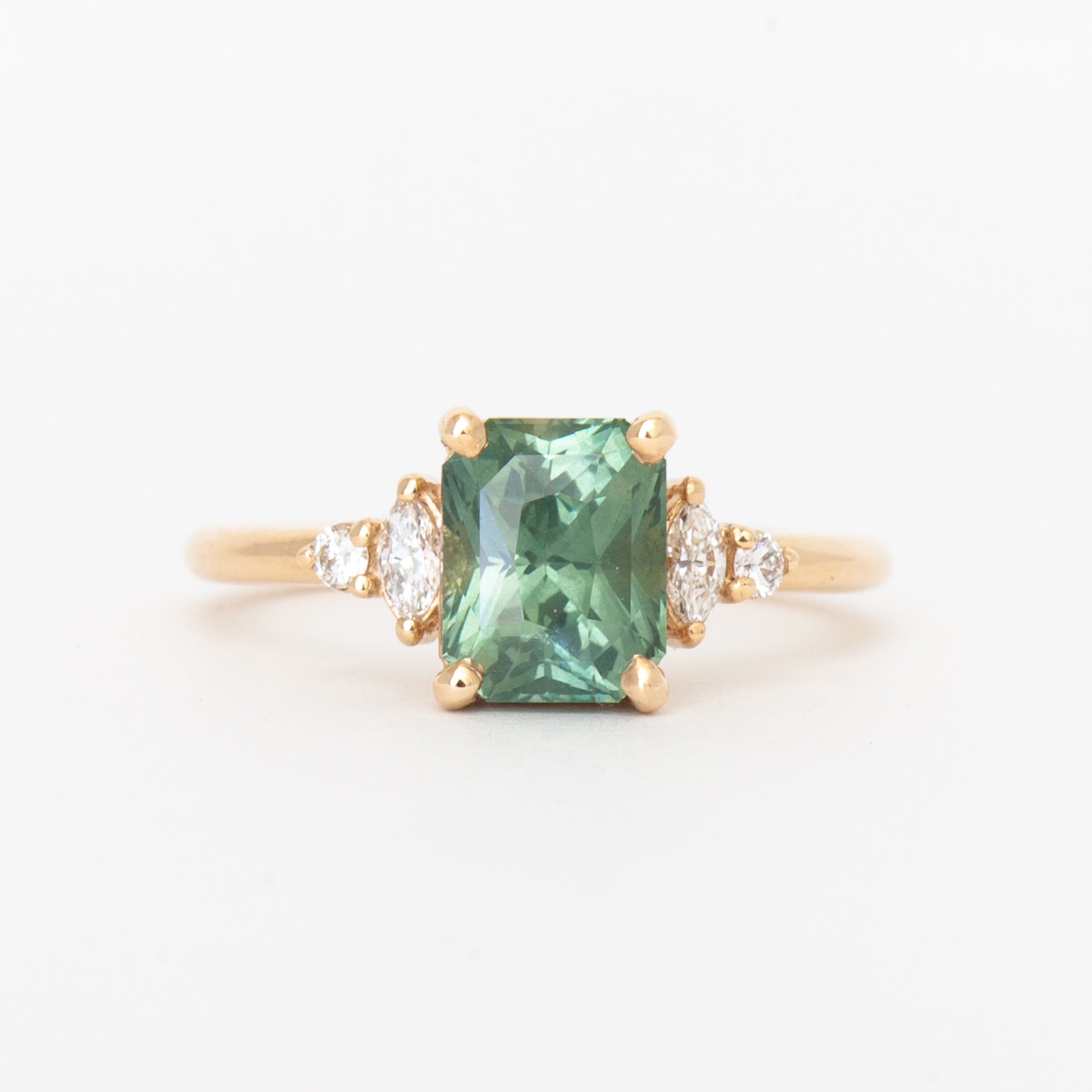 Desi Diamond Leaf Ring – Miki and Jane