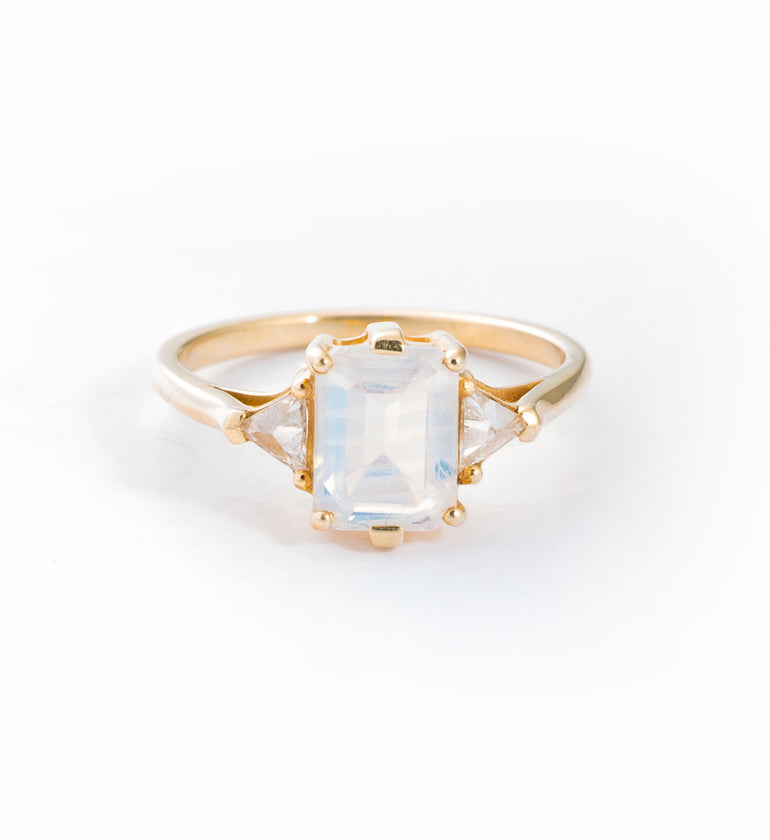 Moonstone Bea Ring: Front