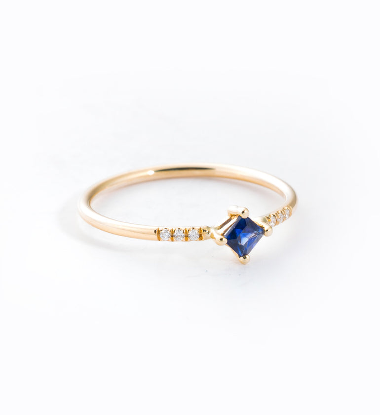 Sapphire Point Equilibrium Ring: Angle